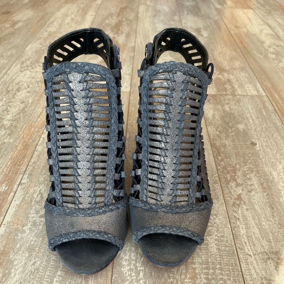 Vince Camuto Denim Blue Ankle Bootie 7M Peep Toe, Inside Zipper. Like New - Picture 1 of 9